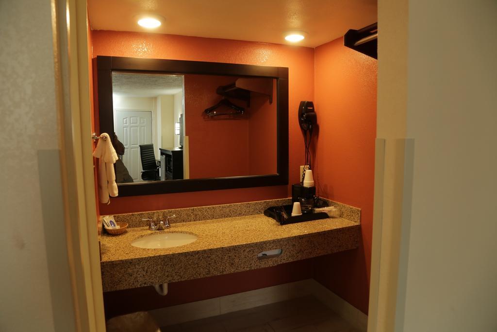 Budget Inn - Washington Ngoại thất bức ảnh