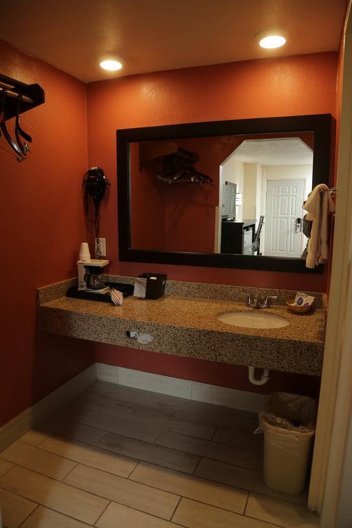 Budget Inn - Washington Ngoại thất bức ảnh